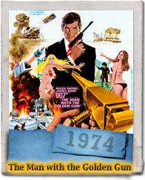 The Man with the Golden Gun 1974 Japanese Poster Artwork Roger Moore James Bond 007
